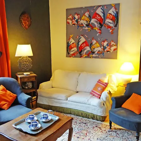 Vala Rie Apartment *